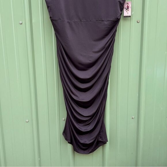 Women's Plus Black Sleeveless Open Back Midi Dress, Below Knee Length, Size XXXL - Picture 7 of 10